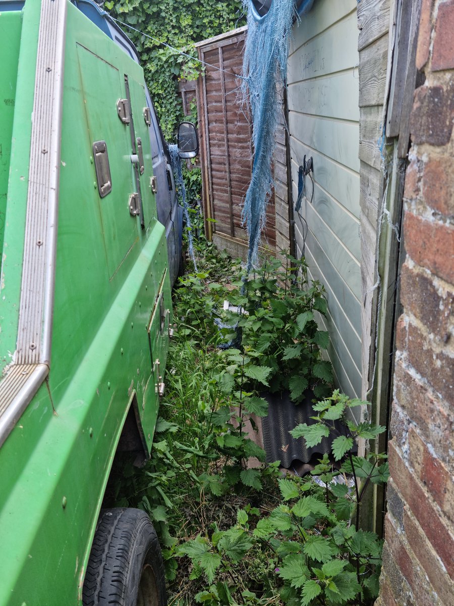 MPSPondersEnd's tweet photo. Yesterday Ponders End SNT Officers found a weapon behind Lincoln Road. Using Specialist Units, the weapon was deemed an Imitation Firearm and made safe. Officers will continue to patrol these areas and carry out weapon sweeps. Another weapon off the streets. #KeepEnfieldSafe https://t.co/4WlxMtr84N