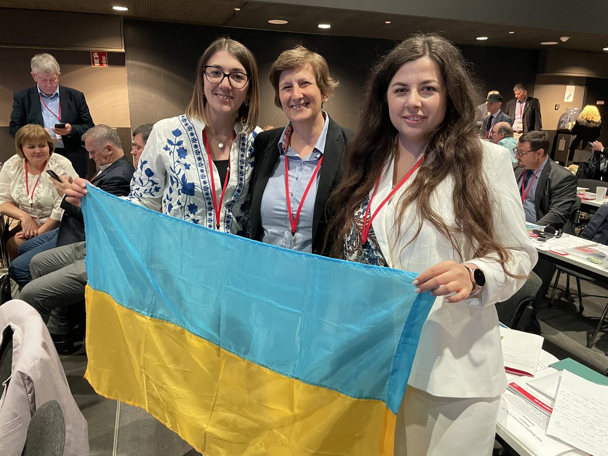 Thanks for everything you doing for us and for our Ukraine! Together with <a href="/MariaExall/">maria exall</a> in the <a href="/etuc_ces/">EUROPEAN TRADE UNIONS</a> congress!
In solidarity ✊🇺🇦🇬🇧
#ETUC50 
<a href="/Kate_voloshko/">Kate</a>