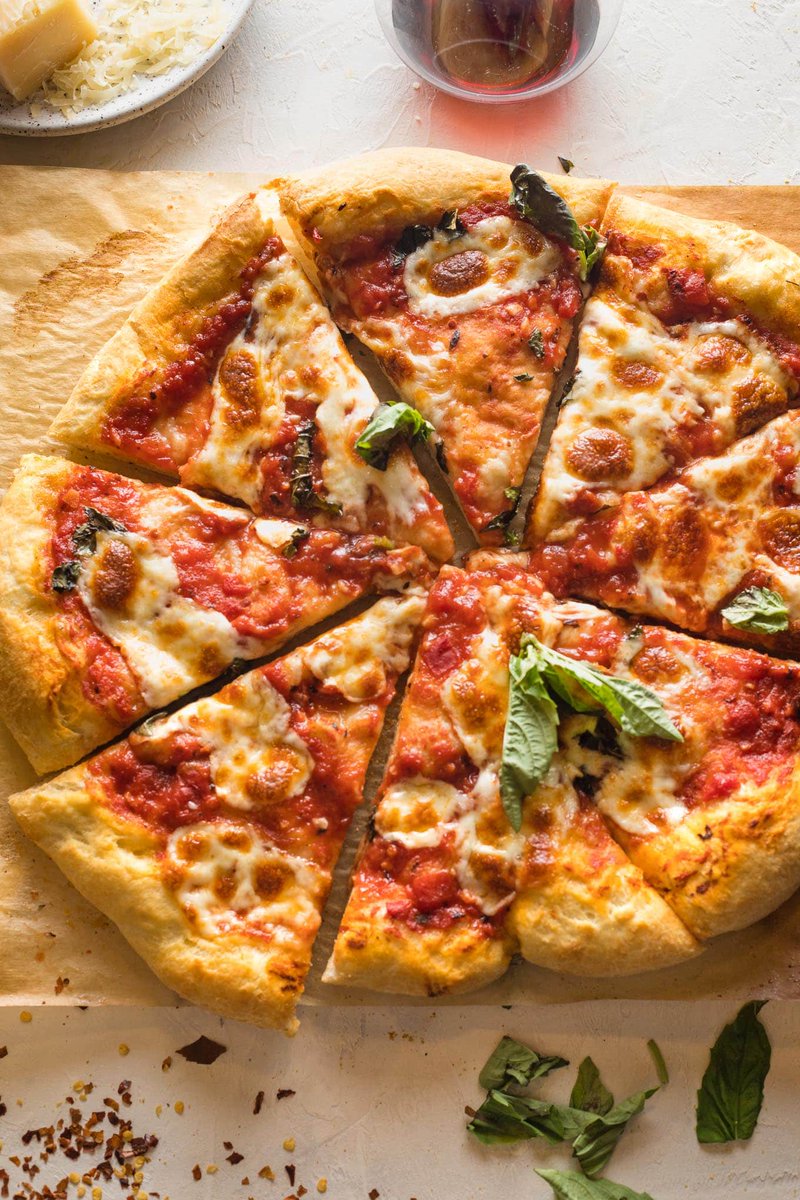 Narjesmolan's tweet photo. @CoinexF Comment est-il possible que la pizza Margherita soit au menu du restaurant et que vous choisissiez une autre pizza ?!?
 À mon avis, la pizza Margherita est le meilleur type de pizza au monde. 🍕🍕🍕🍕
🤤🤤
🔖 #coinexfrance 🔖
Merci à l'équipe support coinex France https://t.co/iH2kfBFbrd