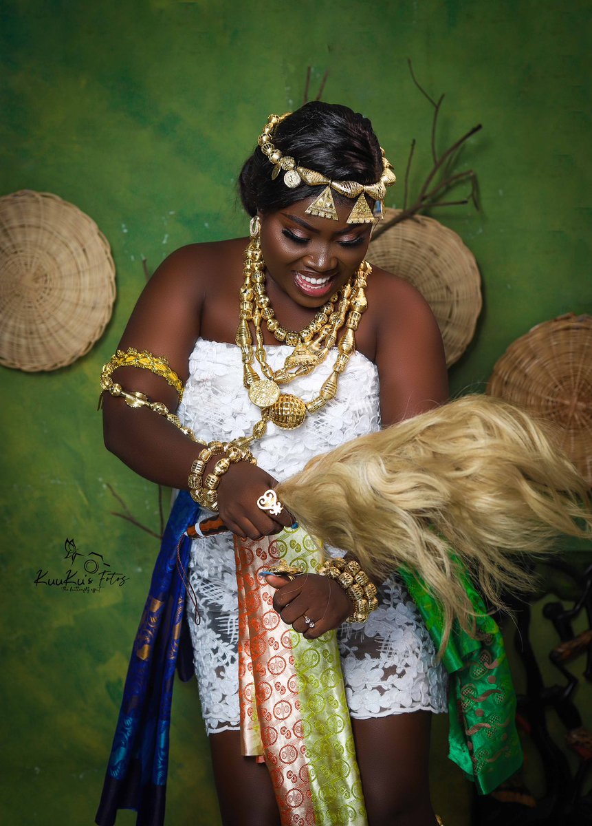 AtesemHemaa's tweet photo. On this day a QUEEN was born…
Wishing myself a joyous birthday full of God’s amazing blessings.

Happy Birthday to Me Nana Hemaa Akua Afumwaa 👸🏻🙏❤️🎂🍾🥂💵

#AtesemHemaa https://t.co/FxqnXEMEXP