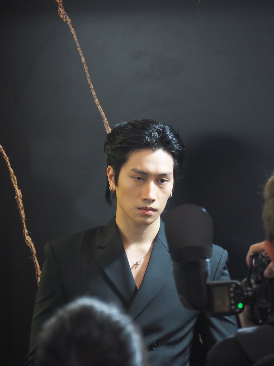 BBMay_real's tweet photo. He looks mad maybe because of his girlfriend may pls leave his girlfriend and her family alone 🥺
@biblesumett #BibleWichapas
#Biblemay #tmypd https://t.co/ijO9zWyqaZ