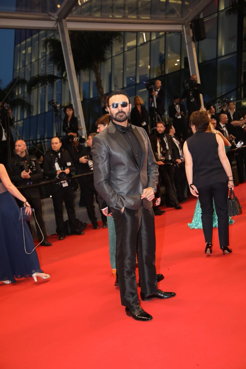 BeirutcomMag's tweet image. محمد كريم على السجادة الحمراء لمهرجان كان لحضور عرض il sole dell&apos;avvenire

 beirutcom.net/301828 

via @BeirutcomMag @mokarimstar #محمد_كريم  #Mohamedkarim #Cannes2023