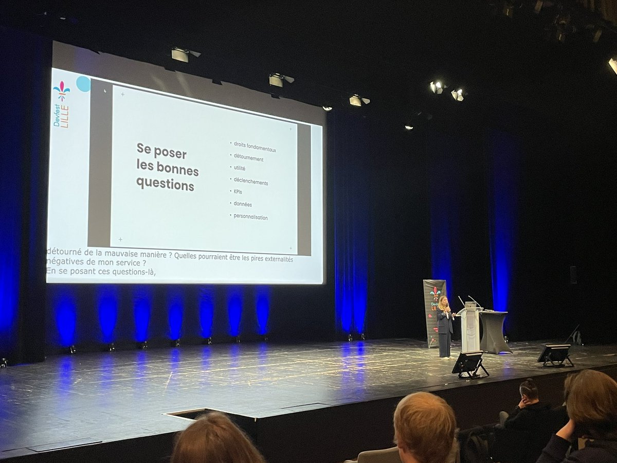MaximeLenne's tweet photo. “on n'a pas toujours conscience des conséquence que l'on peut avoir, on a un devoir de vigilance et de responsabilité pour le numérique de demain.” #Devfestlille #design #keynote https://t.co/GfcCuy0N9y