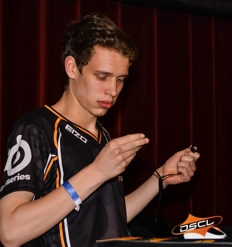 DutchStarCraftLeague tweet media