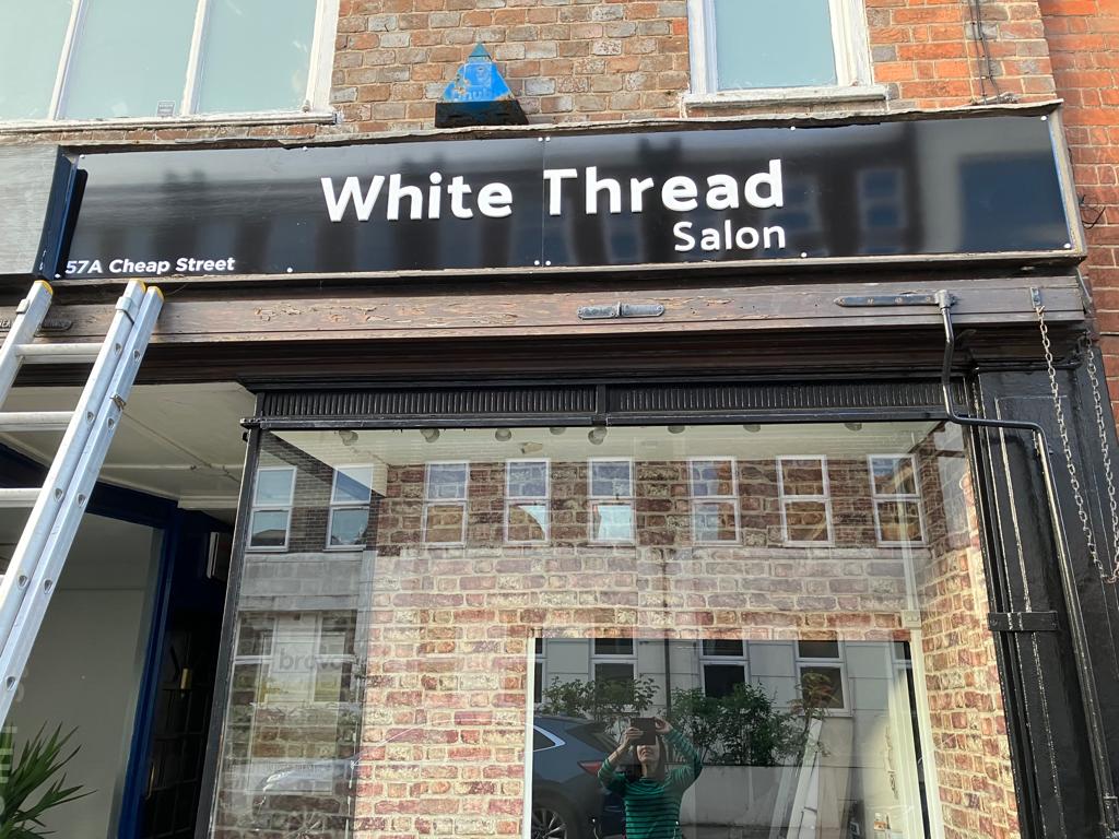 A new Salon gets ready for business in Cheap St, Newbury. Signs fitted to give the Salon its street presence. Good luck to white Thread moving forward this year and beyond. #Newbury #commercialsigns #Westberkshire