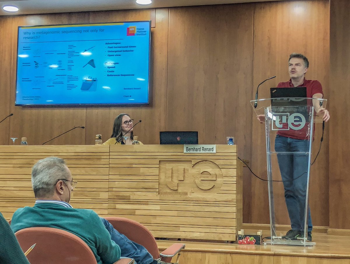 Good morning at day 3 in Valencia for #ViBioM2023! Keynote speaker Bernhard Renard <a href="/RenardLab/">Renard Lab</a> is getting us into the #machinelearning mood to talk about viral #surveillance in the first session. Glad to see so many people up after the great conference dinner!