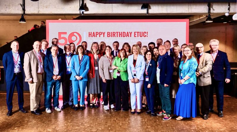 📑✊ Con motivo del congreso de la <a href="/etuc_ces/">EUROPEAN TRADE UNIONS</a>, la presidencia del <a href="/WorkersEESC/">Workers' Group EESC</a> presenta sus prioridades.

🤝🔴 Coming together is a beginning; keeping together is progress; working together is success.

🗞️🔗 ugtpoliticaseuropeas.com/con-motivo-del…