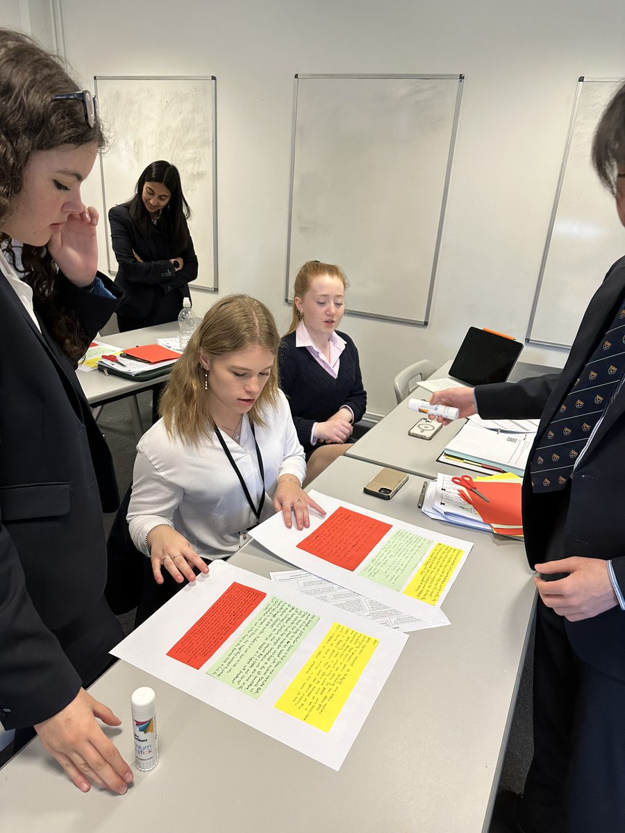 Year 12 worked collaboratively on essay construction yesterday, in preparation for their University Prediction Exams after half term! 
Some excellent work was produced - well done year 12! 🧠#teamworkmakesthedreamwork