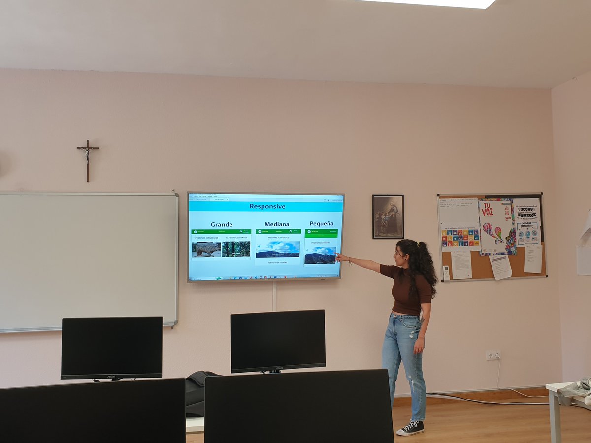 CalasanzSA's tweet image. Nuestros alumnos de 2º de #DesarrolloDeAplicacionesweb realizan la presentación y defensa de los proyectos de fin de grado.
Muy buen trabajo!!! Enhorabuena
#FP #daw #FormaciónProfesional