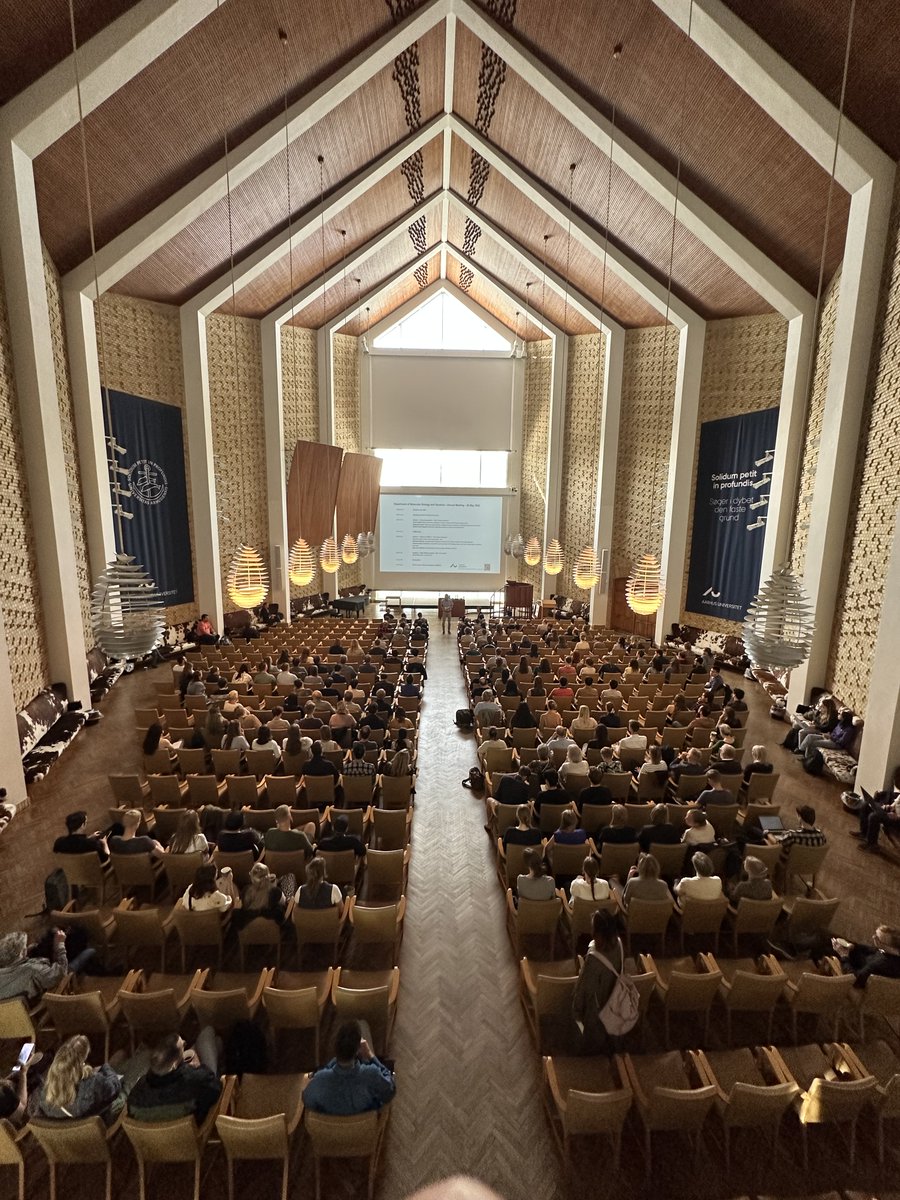 MolBiolAU's tweet photo. Great turn-out for the annual meeting today of @MolBiolAU held in the mail hall of @AarhusUni_int https://t.co/SmF8sowbJZ https://t.co/hIv0KmZMIn