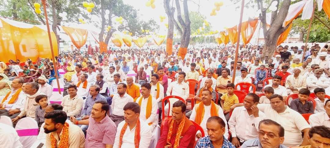 PreamiKKPandey's tweet photo. शपथ ग्रहण समारोह में https://t.co/G3Dgas2aoB