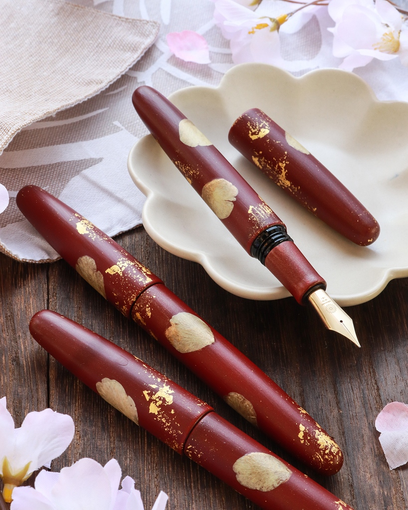 Wancher_Global's tweet photo. 🎉 Let us surprise you with the comeback of Kiei Urushi - Yozakura Akatame.
We think of how can we enjoy spring's beauty all year long, is through Kiei Urushi Yozakura which never fails to charm.
Shop now through the link below!
https://t.co/Jx3X07ot26
#wancher #urushipen #urushi https://t.co/C5KZ8YJ2Wv