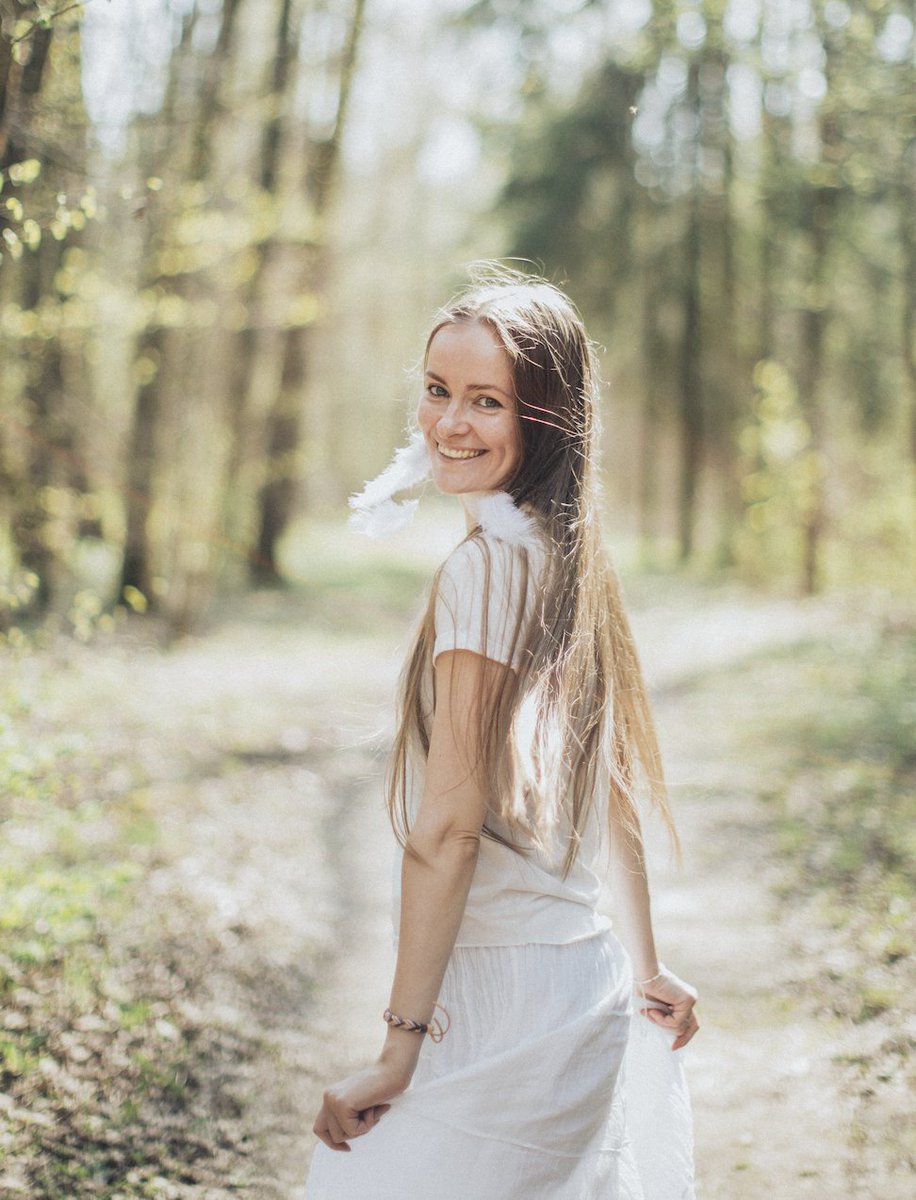 laniadouk's tweet image. 🚶‍♂️ Did you know that walking at a brisk pace for just 30 minutes a day can reduce your risk of heart disease, improve circulation, and boost your mood? Lace up those sneakers and take a stroll to unlock these amazing health benefits! 🚶‍♀️❤️ #FunHealthFact  #healthtip #walking