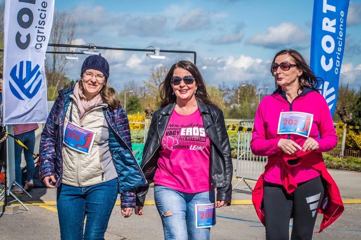 XavierJoly_'s tweet image. Great to see Corteva’s values in motion with our team in Hungary organizing and participating in a charity run to support the #Mályvavirág foundation, which works to raise awareness about human papillomavirus #HPV and cancer. Well done! #InItForGood #CortevaGrows