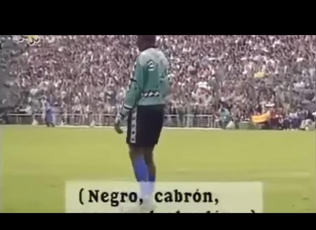 Días como hoy pienso en Wilfred (DEP) al que todo el Bernabeu le cantó: "Negro cabrón recoge el algodón" en 1993.

Racismo selectivo.

Si lleva el escudo del Rayo es un negro de mierda, pero si es Vinicius no.

Asqueado de la hipocresía. 

Firmado: Socio del Madrid
