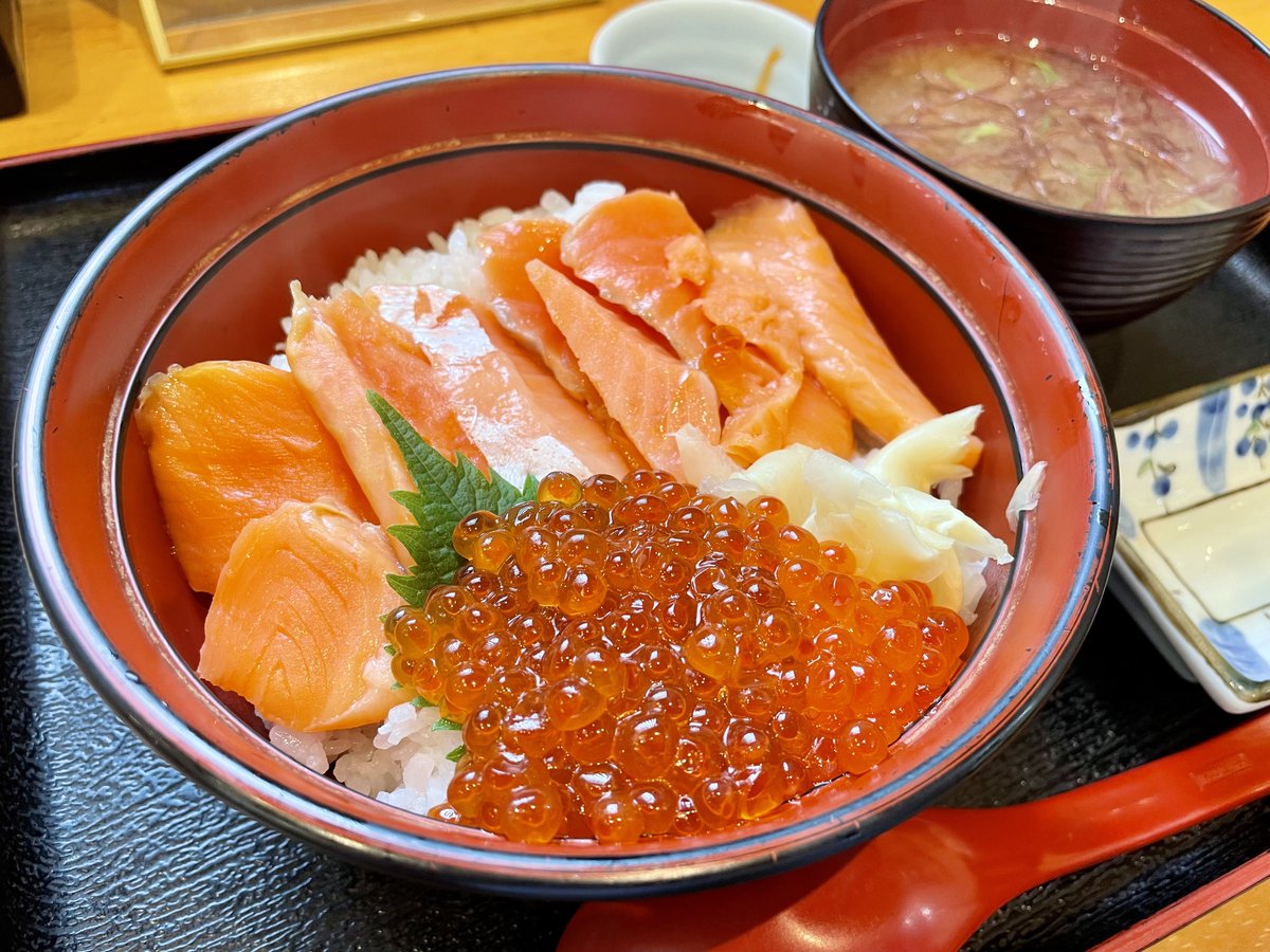 HiokenGames's tweet image. はじめて函館きました🚢
美味しそなの発見すると食べてしまう🐟
もう食べれん🤦🏻
#函館 
#北海道グルメ