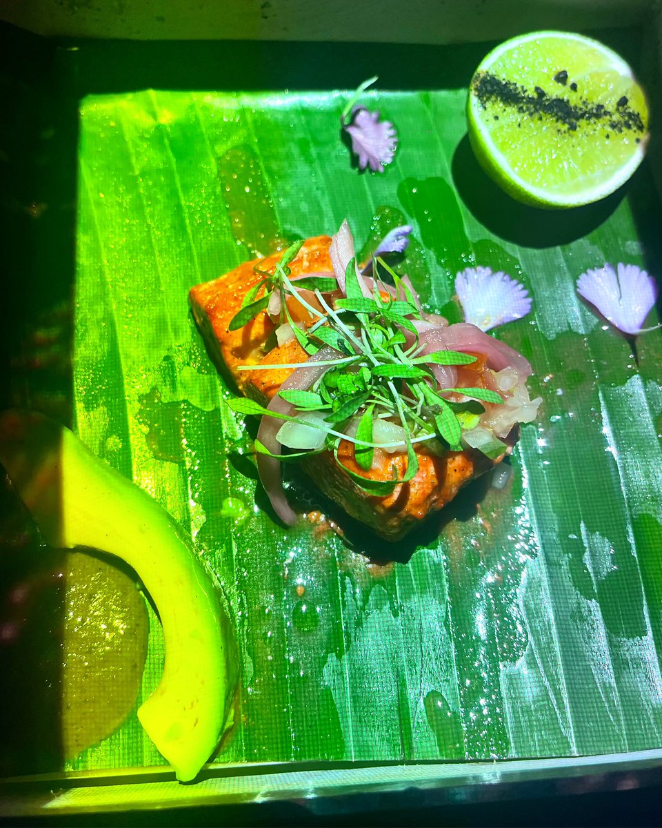 ppzepeda's tweet photo. #lamejorexperiencia #gastrómica #encdmx #inigualable #notelapierdas #enlacondesa @sensoria_gastro @nido_tallerculinario @josafatharo #graciasgraciasgracias #unagrannoche @zeticomunica https://t.co/lnWGdsMelx