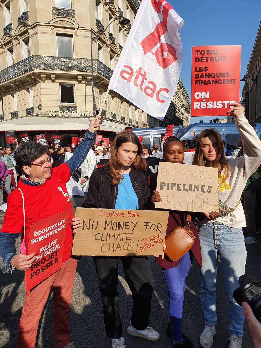 Juliette Quef (@juliettequef) on Twitter photo Les activistes de <a href="/YouthForClimate/">Youth In Action</a> <a href="/luisaneubauer/">Luisa Neubauer</a> venue d'Allemagne, <a href="/patienceNabz/">PATIENCE NABUKALU</a> d'Ouganda et @adelaidecharlier de Belgique sont là pour dire "Les projets mortifères de Total nous touchent aussi" Les activistes de <a href="/YouthForClimate/">Youth In Action</a> <a href="/luisaneubauer/">Luisa Neubauer</a> venue d'Allemagne, <a href="/patienceNabz/">PATIENCE NABUKALU</a> d'Ouganda et @adelaidecharlier de Belgique sont là pour dire "Les projets mortifères de Total nous touchent aussi"