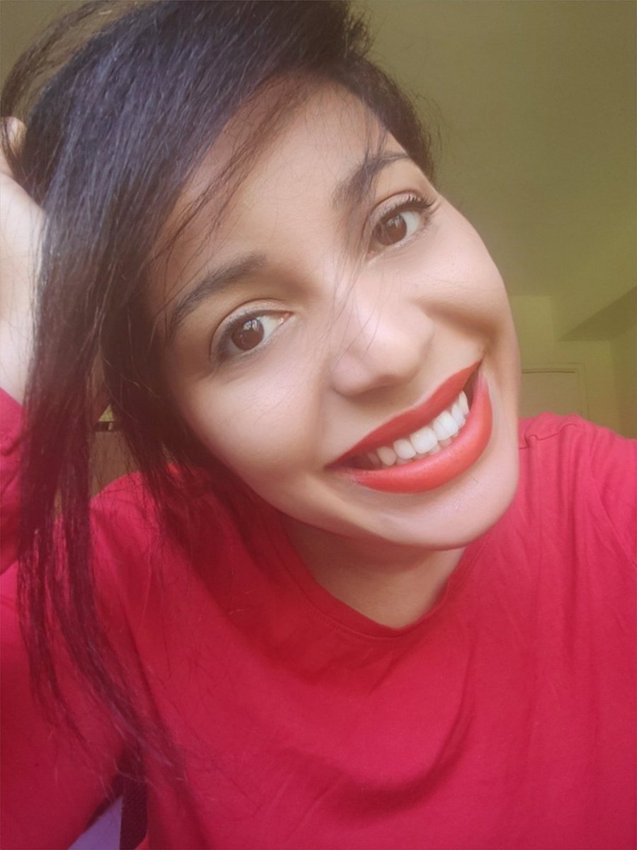 SusannaFataki82's tweet photo. The world always looks brighter from behind a smile 😊
#smiletolife #smile #smiletoastranger #dontforgettosmile #smileoftheday #smilemore #smilemakeover #smilechallenge❤️ #smileforme https://t.co/9DxhWvW5OH