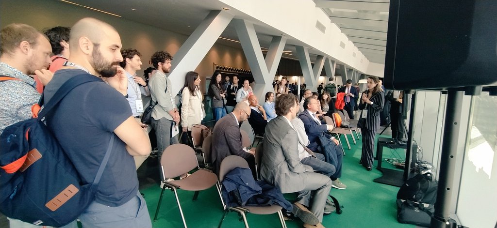 CuccioG's tweet photo. Outstanding presentation for Irene Corda yesterday at the 34th SMART meeting! #smartmi 
Our work demonstrated that:
-a POCUS protocol within the first 12h from ICU admission can reduce patients mortality,
-change diagnosis of admission and interventistic manoeuvres indications! https://t.co/WcgjoiwkrA