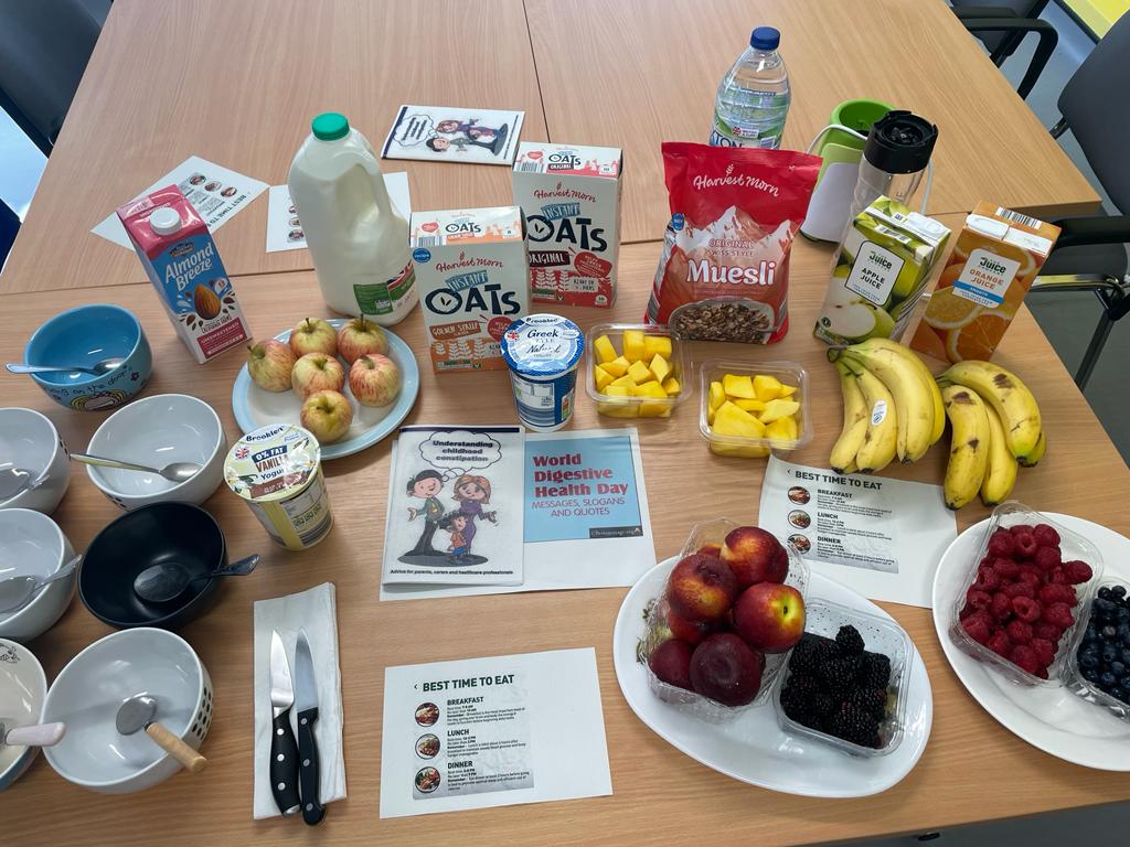 #WorldDigestiveHealthDay. Healthy breakfast for the team while chatting about constipation 🚽 @jowebster_jo @jenski_winter @KathEvans2 @sumcdo @joconroy76 @ZoeTribble @Jenny_raison @mariasmith210