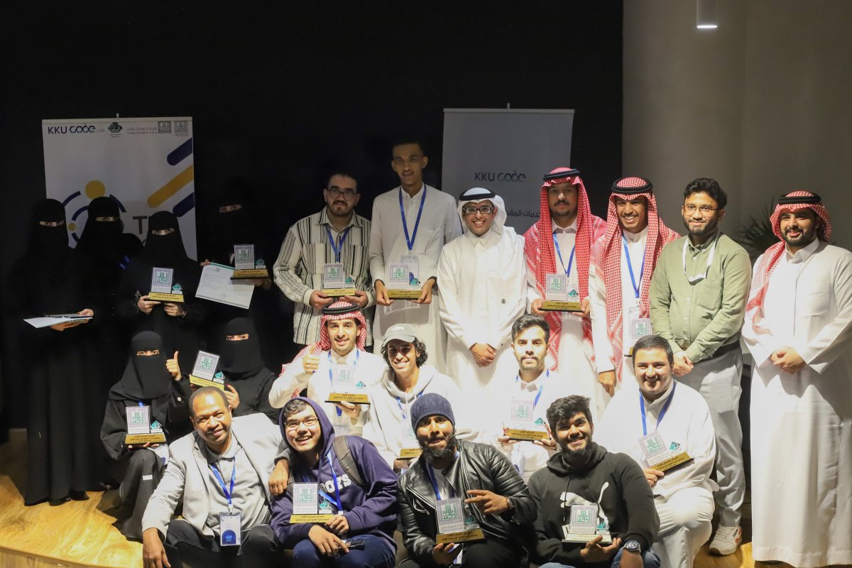 CCS_KKU's tweet photo. وفي النهاية تم عرض المشاريع وتقييمها 
وتم تكريم الفائزين

#جامعة_الملك_خالد
#عمادة_شؤون_الطلاب
#كلية_علوم_الحاسب
#نادي_الحاسب
#IOT_BOOTCAMP_KKU https://t.co/pCVA7uuW5H