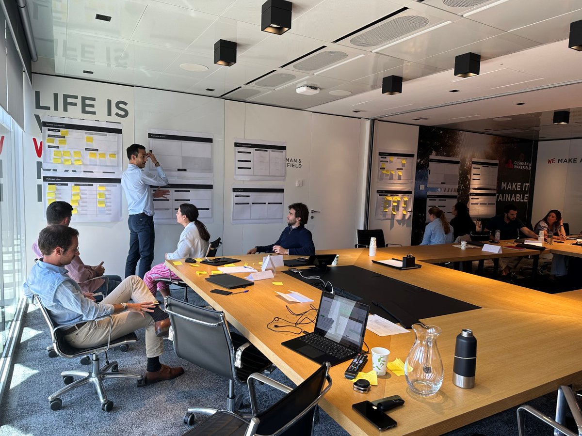 CushWakeSPAIN's tweet photo. ¿Conoces el #REDProgram de @CushWakeSPAIN?
Es un programa que ha sido diseñado con la visión de desarrollar el mejor talento dentro de nuestra organización. Vicente Alemany, compartió valiosos conocimientos con los participantes.
👋¡Enhorabuena a todos los participantes! https://t.co/6875SbqOWM