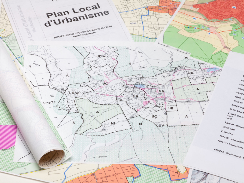 🏡 Déclassement de terrain et droits de succession : une situation délicate ! Un héritier peut se retrouver à payer des droits basés sur la valeur d'un terrain constructible, même s'il est déclassé ultérieurement en zone non constructible. 

#S mon.conseilpro.link/r/zz5yv2c