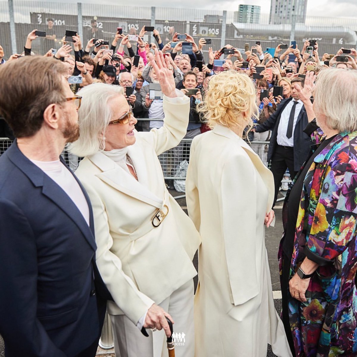 ABBAaccess's tweet photo. On this day last year, ABBA attended together the grand opening of their ABBA Voyage shows in London.

They delivered legendary looks, more than 30 minutes of red carpet interviews and one last emotional stage appearance at their own arena 💫

#ABBAVoyage https://t.co/YavbQR7G3u