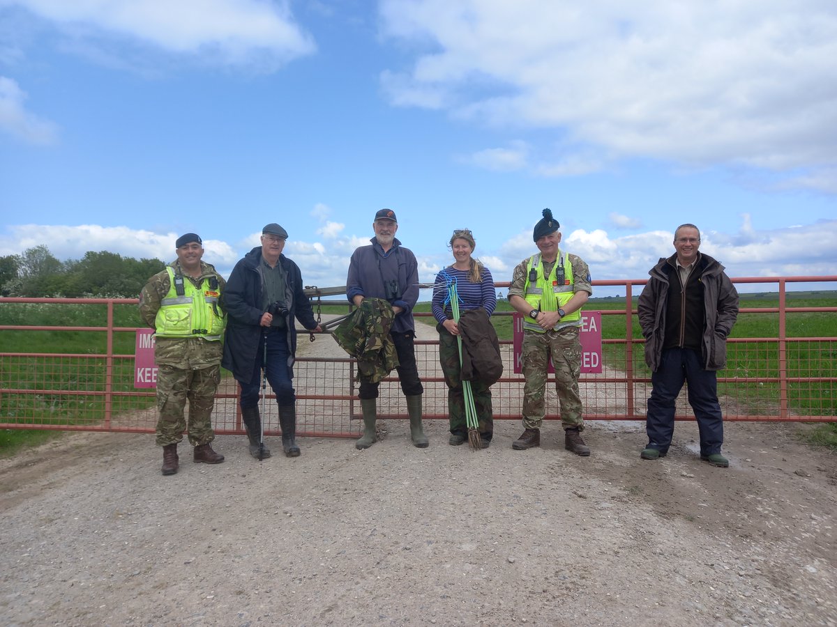 bustardgroup's tweet photo. We are busy searching for nesting Great Bustards.  The team has been out daily with our drone and conducted several follow-up searches on foot.  

If you have made any recent Great Bustard sightings around Salisbury Plain area, please message us.  We'd love to hear from you. https://t.co/yhfStYGIQ3