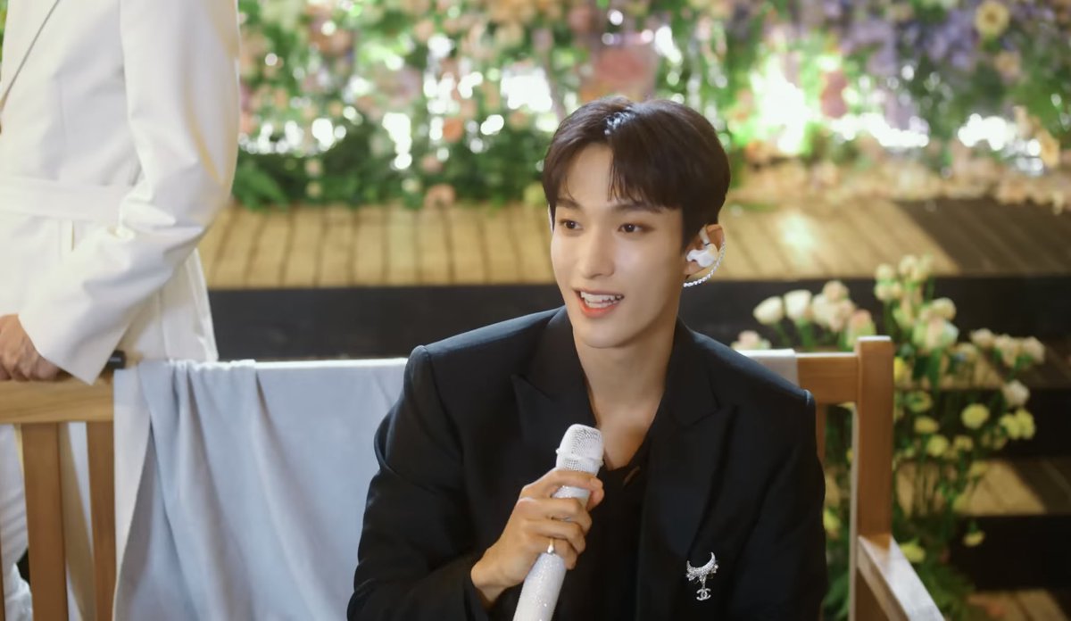 kyeomdaily's tweet photo. #도겸 april shower 🤍🖤 https://t.co/ZwKhsurUbw