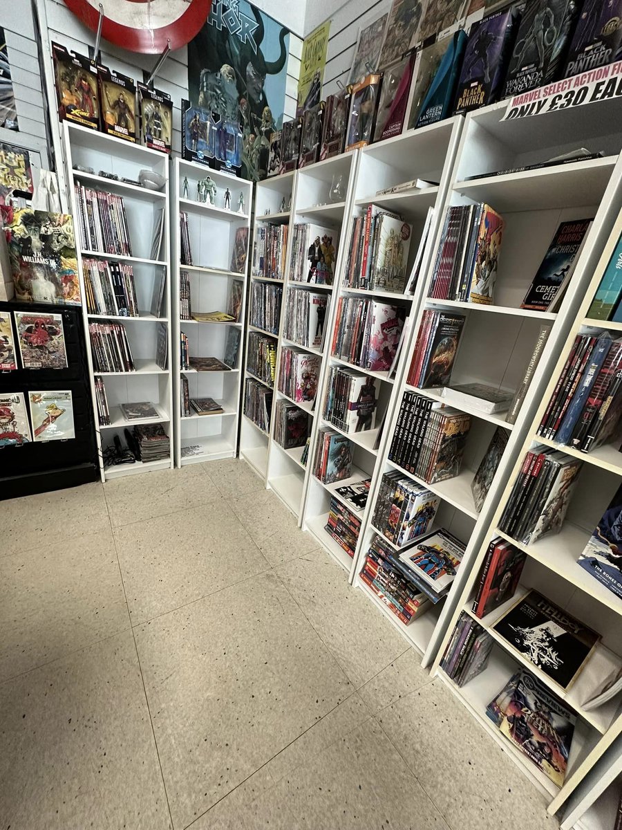 KeironeCapstack's tweet image. What’s up my frog homies? The weekend starts right here and the weather man says we’re in for blue skies and sun! The perfect weather to grab yourselves a nice meaty trade or hardcover, head to the beach for some well deserved R&amp;amp;R! 
frogbros.com #shoplocal #lovecomics