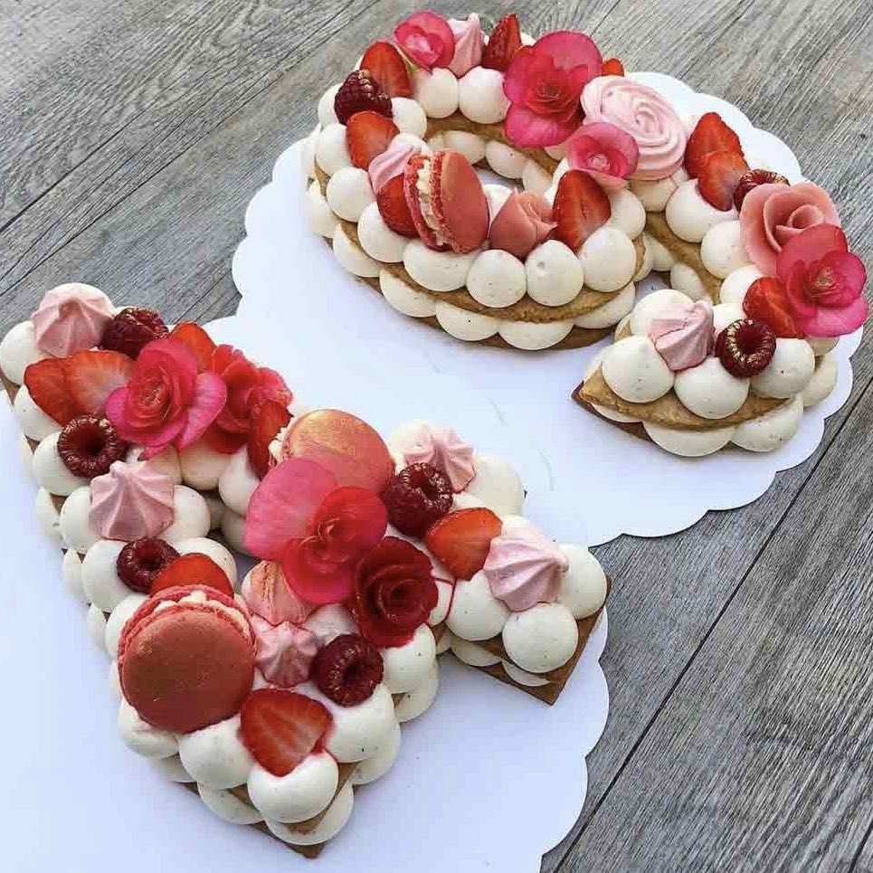 Hip, hip, hooray… it’s my birthday 🥳 I’m nursing a hangover today so having a low-key pool day. I cannot believe I’m 50 next year! 🎂🎉🎈