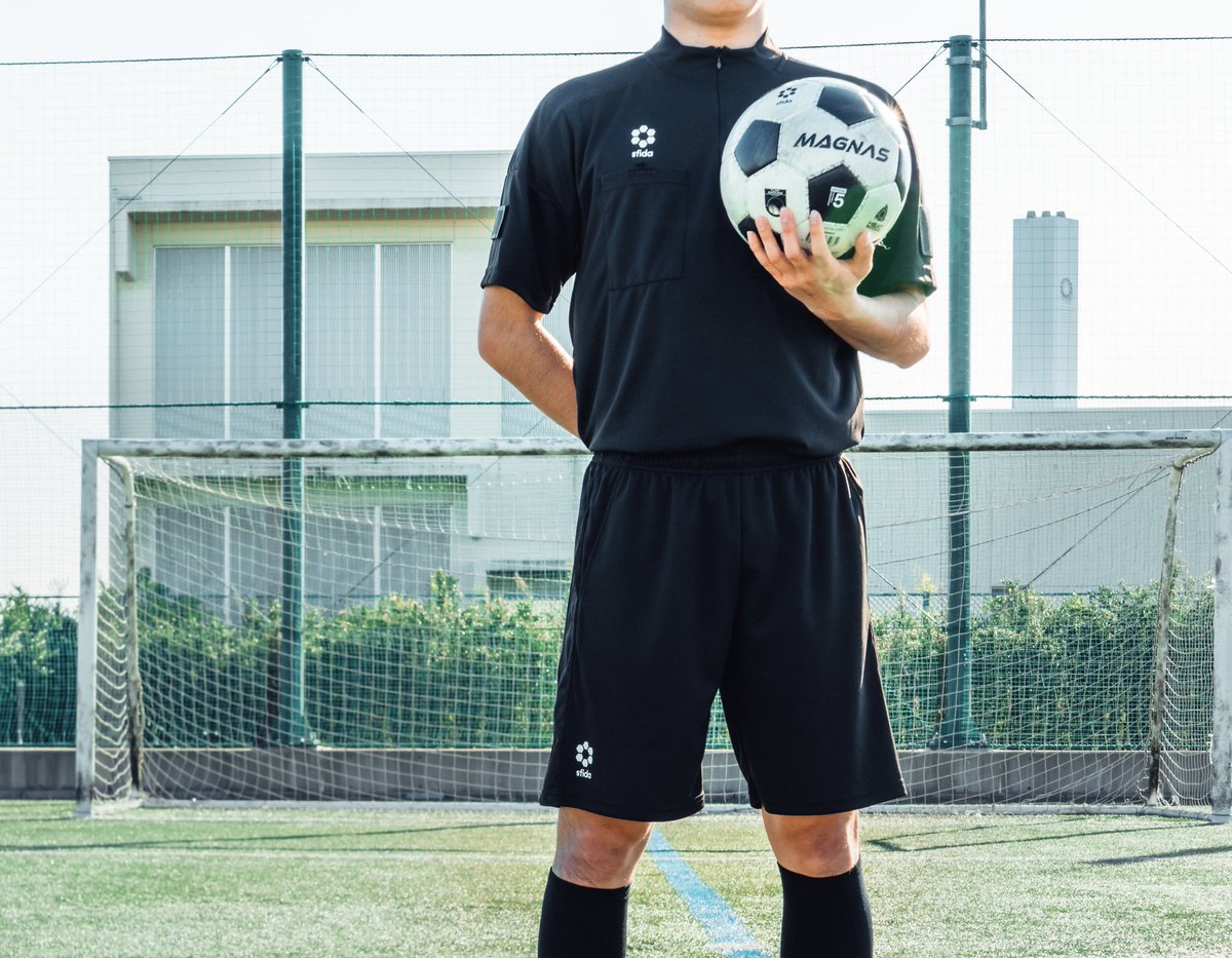 SFIDAs's tweet photo. 明日より開催される『第66回 関東高等学校サッカー大会』 Bグループの公式球にsfidaの『MAGNAS #マグナス』を採用いただきました⚽️
sfidaは出場校の皆さん、大会を支える皆さんの挑戦を全力で応援しています!
▪️#MAGMAS▪️
☞https://t.co/lmKrq85UIw
#sfida #関東高校サッカー大会 #関東大会 https://t.co/uBICRnxbpf