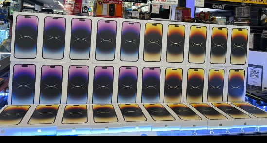 Apple15pre's tweet photo. 🎉スペシャルプレゼント企画🎉

本日はiPhoneをプレゼントします🎁
カラーの希望ある方はリプへ✅

【応募方法】
➡フォロー
➡RT＆いいね

【締切】
フォロワー200人到達 https://t.co/PKfNn9qnod