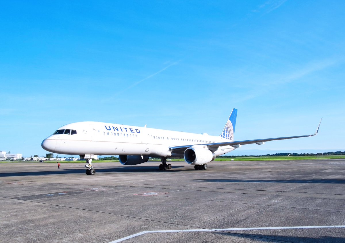 We are delighted to welcome back our Chicago flight at SNN UA288/289.#goodleadstheway <a href="/AndreaNPunited/">Andrea Peralta</a> <a href="/arvind_garcha/">Arvind Garcha</a> <a href="/AOSafetyUAL/">AO Safety UAL</a> <a href="/flyingphilipp/">flyingphilipp</a> <a href="/weareunited/">We Are United</a>