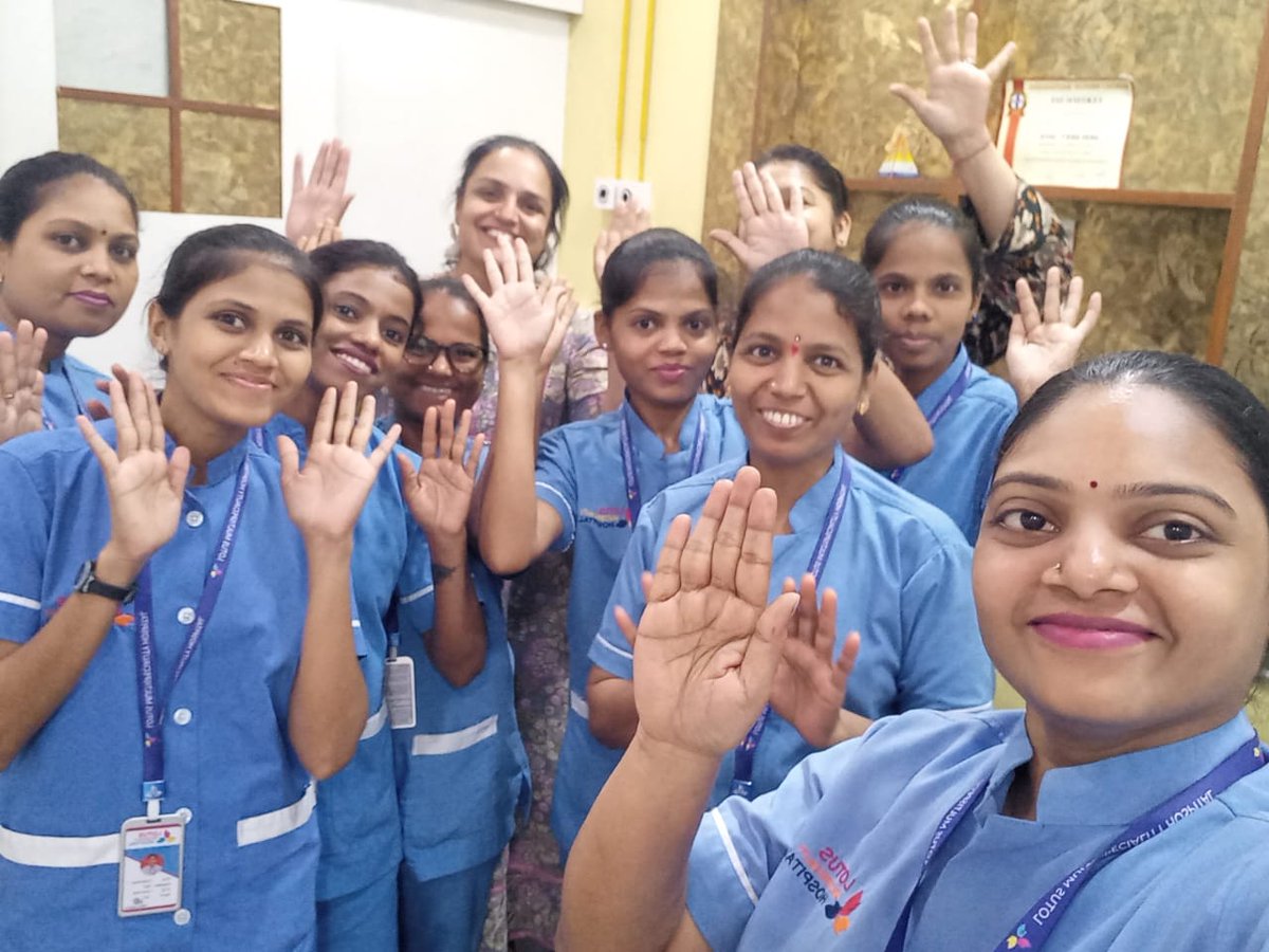 #HandHygiene #CleanYourHands via: Neuberg Dr Ajay Shah Lab Pvt Ltd, Dahisar, Mumbai, India - Doing Hand Hygiene together with nurses of Lotus Multispeciality Hospital, Borivali, Mumbai /@WHO