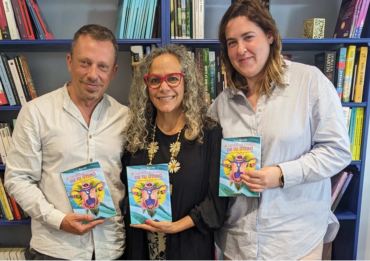 bubok's tweet image. Que agradable visita de Livia Rincón, autora de "El lenguaje oculto de tu útero" 
bubok.es/libros/273255/…
#autoedicion
#inclusionlectora