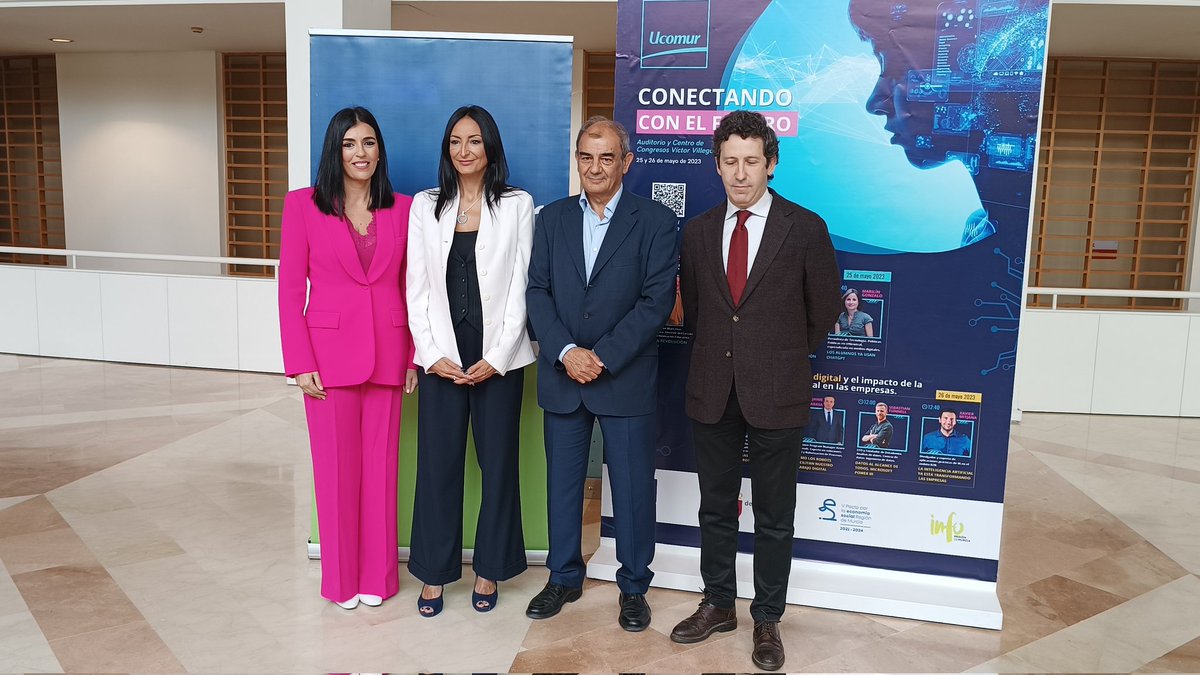 ucomur's tweet photo. 👥 Nos acompañan hoy la consejera de @Empresa_RM, @vallemiguelez, la secretaria general de la Consejería, Ana Belén Valero, y el director general de Autónomos, Trabajo y #EconomíaSocial, @PasqualTono.

#UcomurConecta
#InteligenciaArtificial 
#TransformaciónTecnológica https://t.co/8Bv2GuMHvM