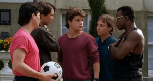 MeetYouAtMoes's tweet photo. @SeanAstin Oh, sweet Sean... how can you be old enough to have a daughter graduating with a masters from Harvard?
Weren't you *just* saving a school?
Congratulations, proud papa! ๐
#ImAncient https://t.co/HFY2bGwTku