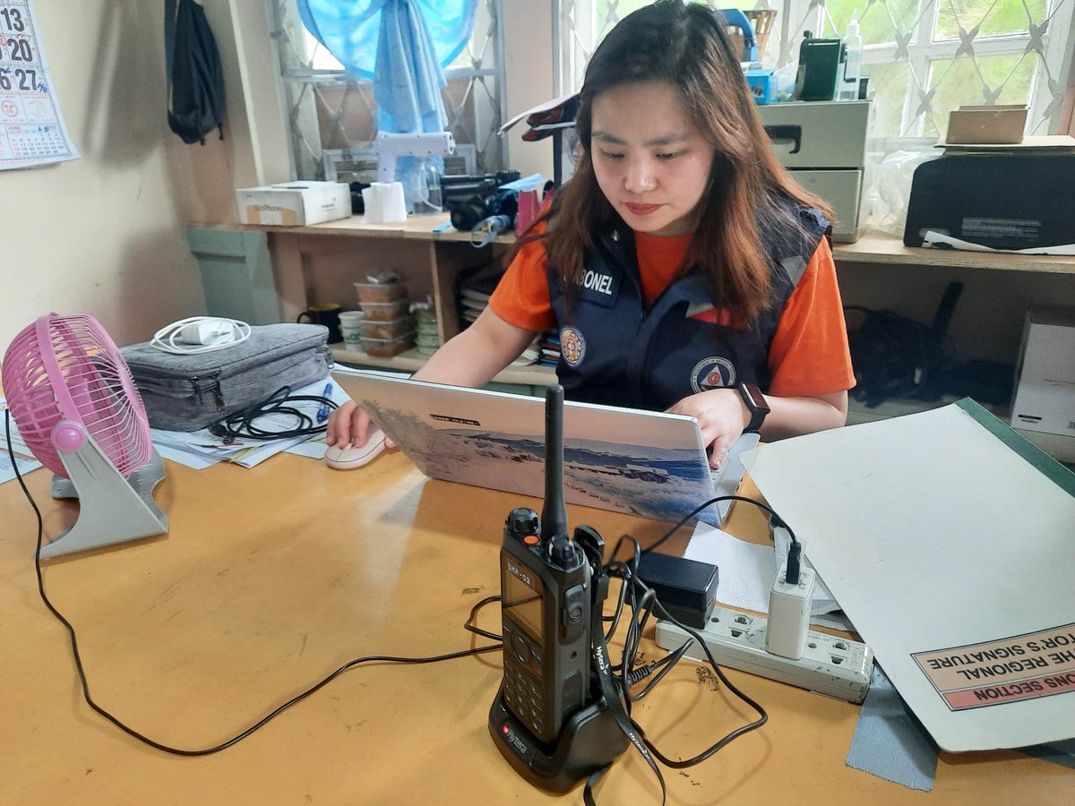 PIA_Cordillera's tweet photo. The Cordillera Regional Disaster Risk Reduction and Management Council Emergency Operations Center and Office of Civil Defense is already on Blue Alert for heightened monitoring on Super Typhoon 'Mawar.' More: https://t.co/k9WZYCyT7h

#LagingHandaPH | #ResiliencePH | #MawarWatch https://t.co/W66ZvApQUG
