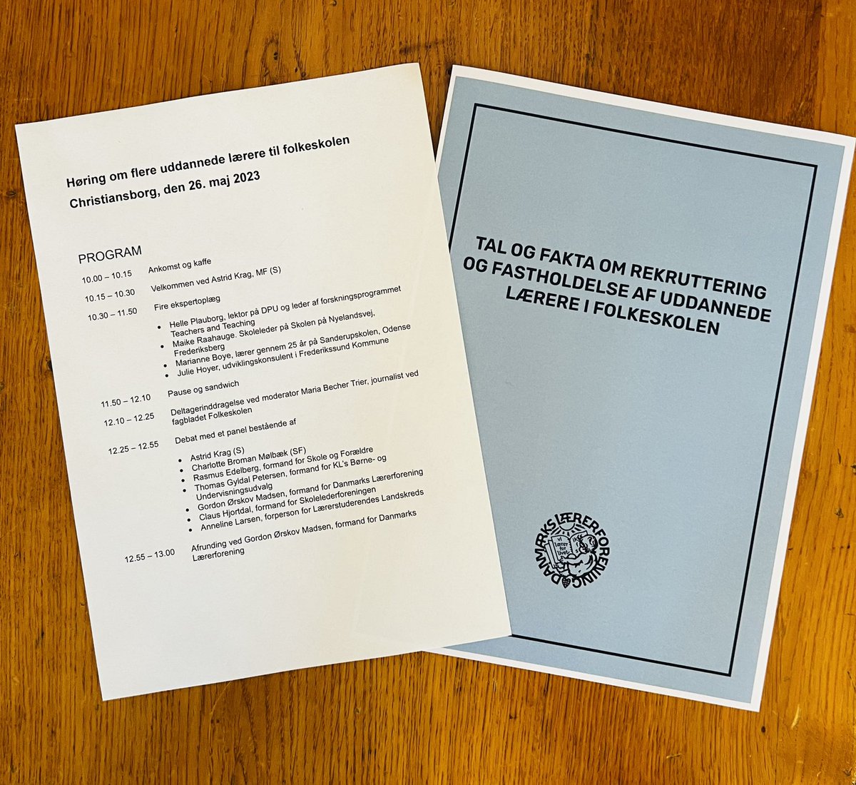 Vi afholder i dag høring om flere uddannede lærere i folkeskolen med @kommunerne og @skolelederOrg i samarbejde med @Astridkrag @Gordon_DLF byder velkommen: “Vi skal have skabt fælles billede og handleplan for folkeskolen - Danmarks vigtigste samfundsinstitution.”