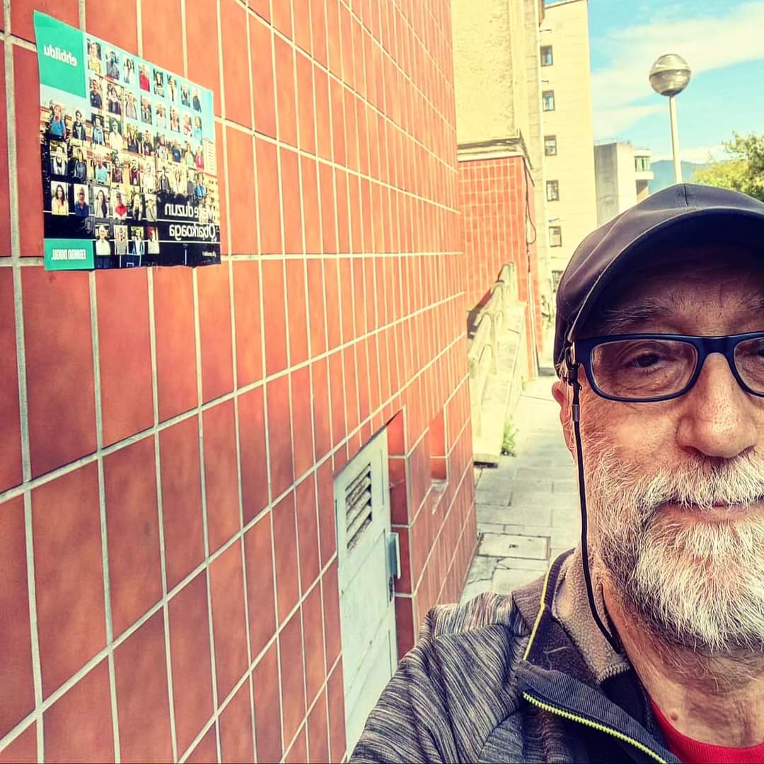 EOtxarkoaga's tweet photo. Último día de campaña y ya desde la mañana sacando material y haciendo llegar nuestro programa a los últimos rincones del barrio. Leña al mono Pablo!!
#EhBildu #Otxarkoaga #MariaDelRio #IkerCasanova #Bilbao #Bizkaia https://t.co/uZfMKRbc4g