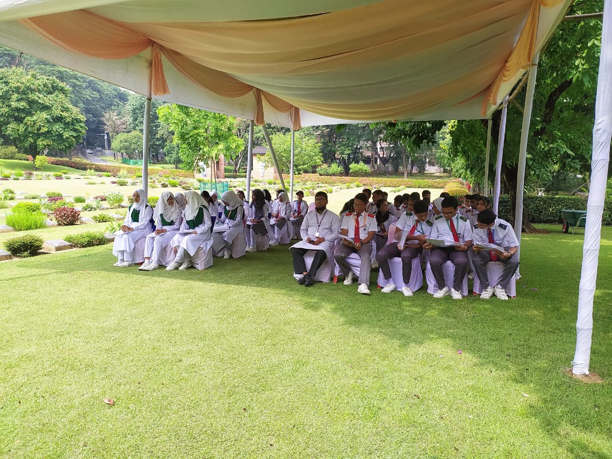 AAAComms (@aapacomms) on Twitter photo #WarGravesWeek was marked in Bangladesh yesterday. Students from a local school learnt about the work of <a href="/CWGC/">Commonwealth War Graves</a> followed by time spent in Chittagong War Cemetery. Thank you to our special guest from UNICEF, Ms Madhuri Banerjee who spoke to the students in support of our work. #WarGravesWeek was marked in Bangladesh yesterday. Students from a local school learnt about the work of <a href="/CWGC/">Commonwealth War Graves</a> followed by time spent in Chittagong War Cemetery. Thank you to our special guest from UNICEF, Ms Madhuri Banerjee who spoke to the students in support of our work.