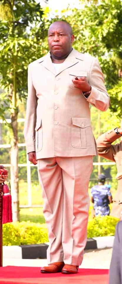 IngoMagazine's tweet image. Dans cette matinée du 26 mai 2023, le Président de la République du Burundi SE Evariste Ndayishimiye, a ouvert solennellement l&apos;Année Académique 2022-2023 à l&apos; #ISCAM. Les cérémonies ont été marquées par l&apos;incorporation définitive de la 52ème promotion et la passion de témoin…