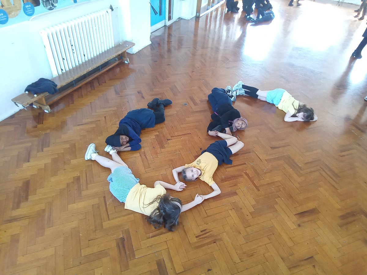 Laycock Primary & Provision for Deaf children tweet media