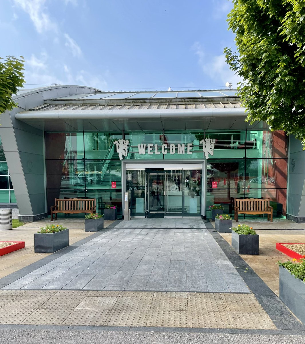 Dr Tom Hughes tweet media