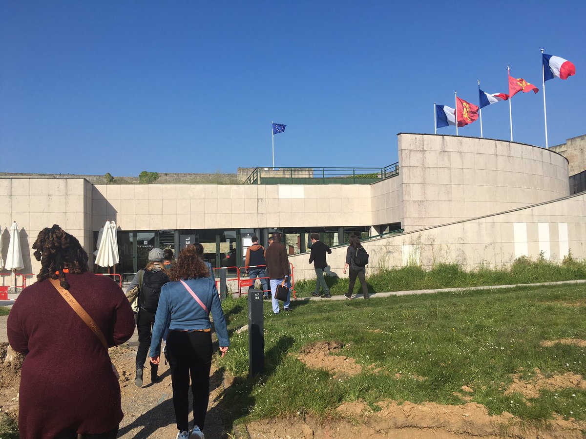 🤩👩🏻‍🏭 #RéalitéAugmentée à Caen grâce au @CemuCaen au @pedagolab merci à vous, merci @ANSTIAofficiel ! ##RéalitéMixte