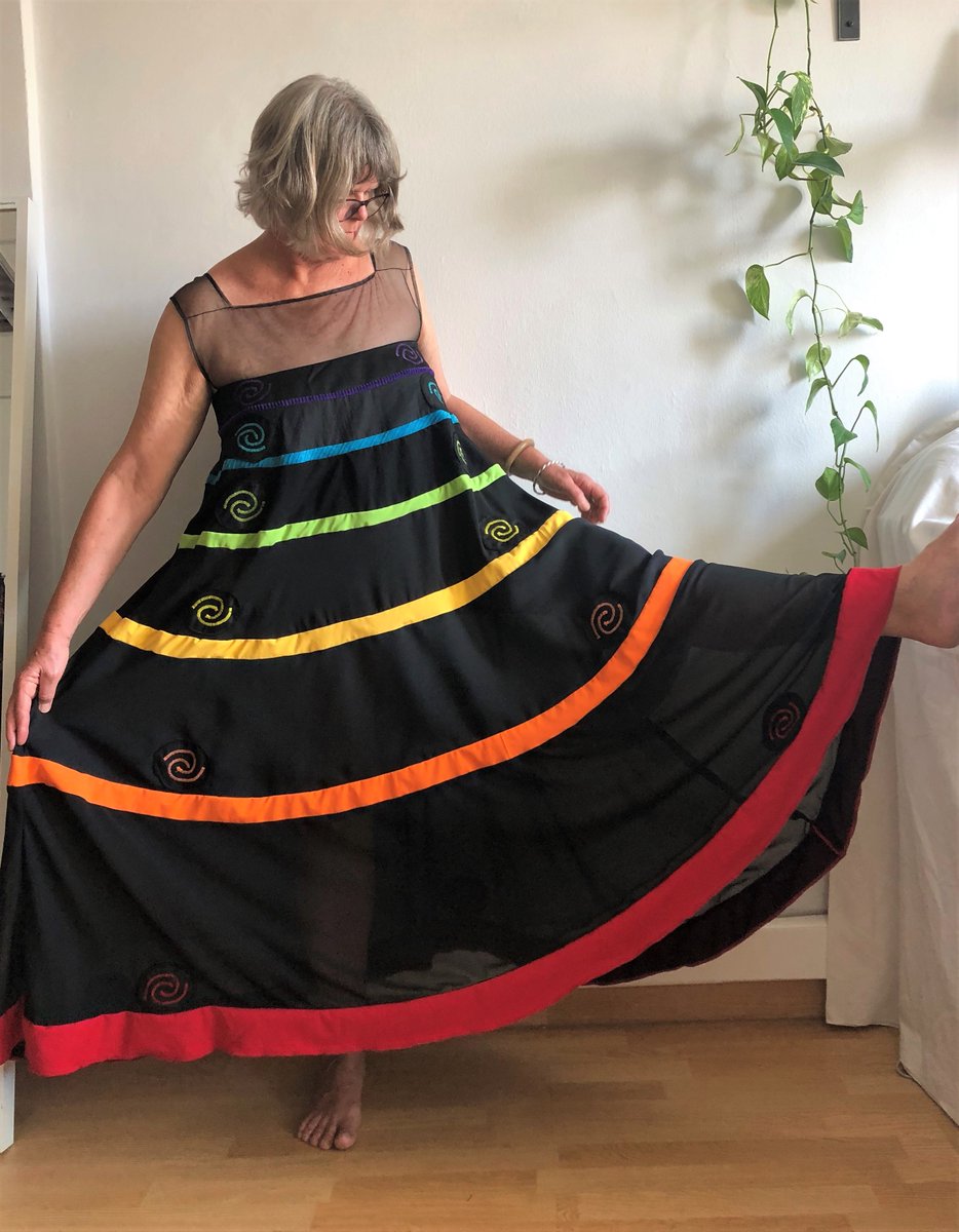 #CosmicMystery dress
5% normal matter (NM): coloured fabric
25% dark matter (DM): black fabric
70% dark energy (DE): in first dress-section 70% transparent fabric picturing ratio, following increasing sections DE asaccelerating expansion of universe, NM reddening, DM less dense.