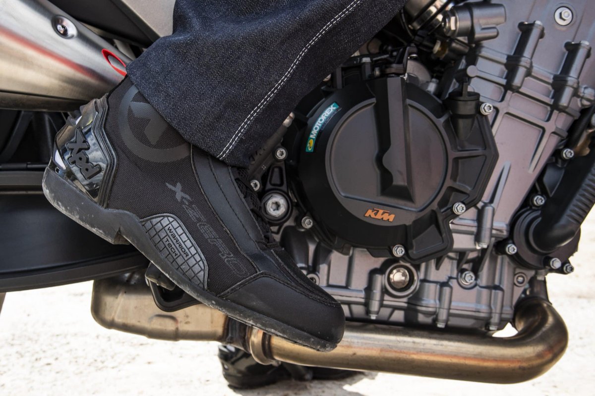 ⚠️ Sobre dues rodes és vital anar equipat! Recorda que, encara que faci calor, has de protegir-te per evitar lesions greus en cas d'accident.

Amb moto, sempre has de dur... bit.ly/3nG3zjQ